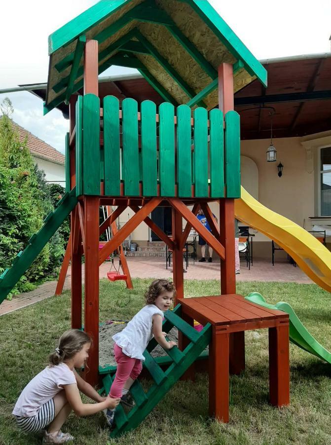 Gyulai Mesehaz Apartman Εξωτερικό φωτογραφία