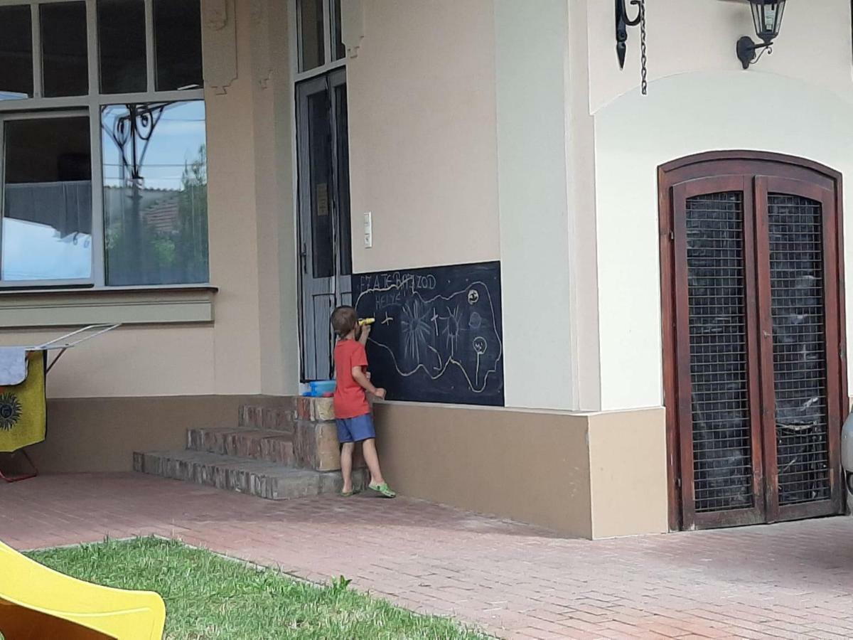 Gyulai Mesehaz Apartman Εξωτερικό φωτογραφία